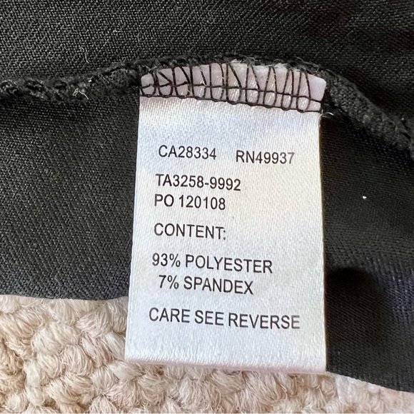 TAIL Activewear Black and Gold Ruffled Hem Dress Sz Women’s Extra Small - Picture 9 of 10